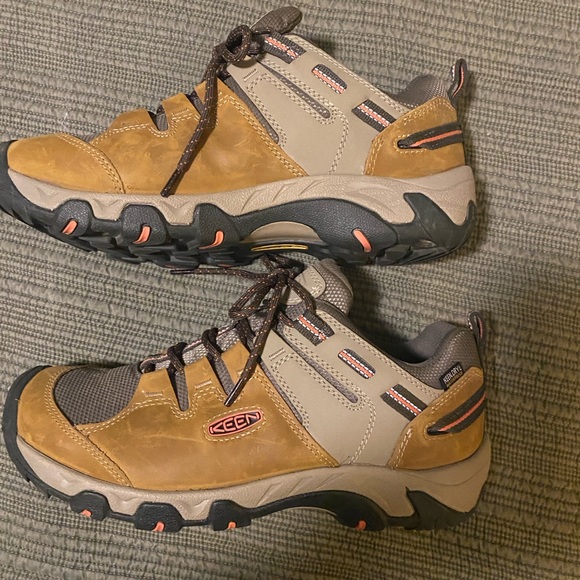 KEEN size 10 Targhee style-hiking-keen-dry/waterproof - Picture 5 of 7